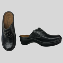 Load image into Gallery viewer, Naot Havana 71028 (Final Sale)