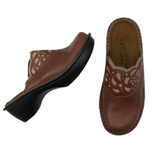 Load image into Gallery viewer, Naot Havana 71028 (Final Sale)